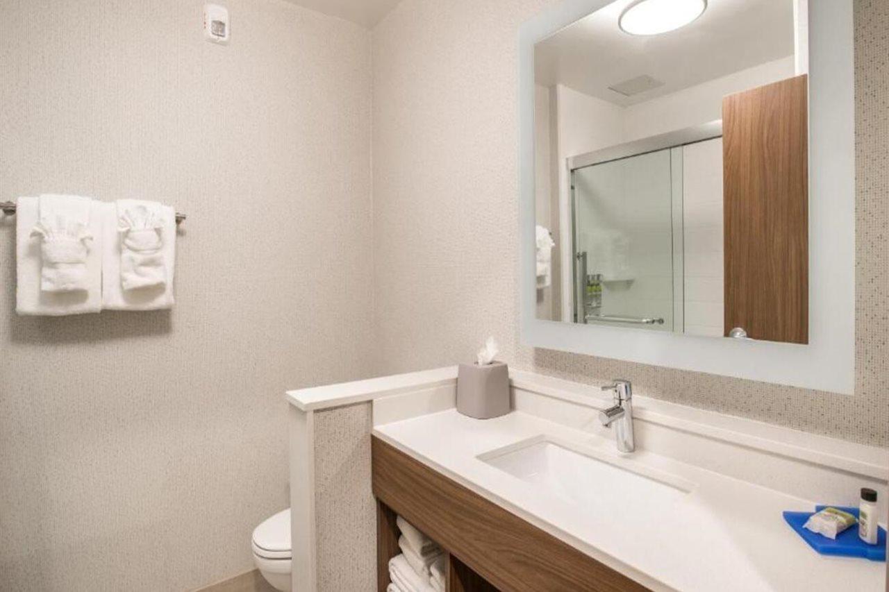 Holiday Inn Express & Suites Racine By Ihg Buitenkant foto